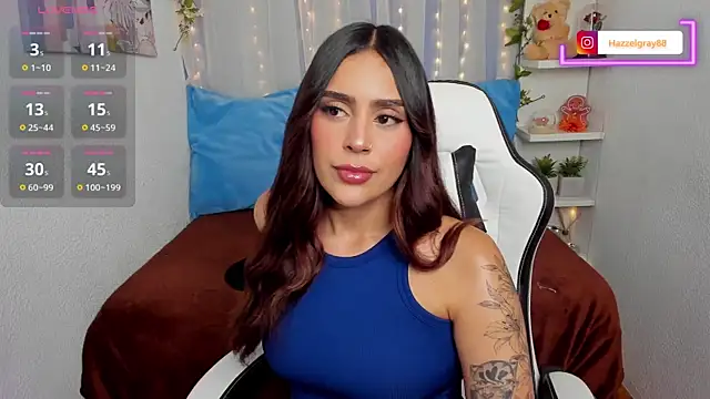 Snapshot of HazzelGray chatting on 10-10-25, 04:06 HazzelGray online show from 10-10-25, 04:06