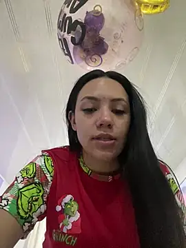 Snapshot of hannahb-e chatting on 12-24-24, 01:16 hannahb-e online show from 12-24-24, 01:16