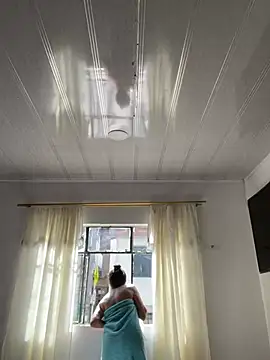 Snapshot of hannahb-e chatting on 01-09-25, 02:51 hannahb-e online show from 01-09-25, 02:51