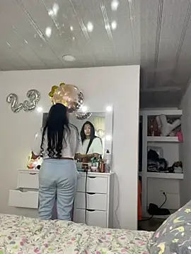 Snapshot of hannahb-e chatting on 01-17-25, 08:22 hannahb-e online show from 01-17-25, 08:22