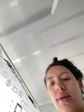 Snapshot of hannahb-e chatting on 01-23-25, 01:13 hannahb-e online show from 01-23-25, 01:13