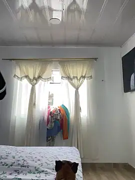 Snapshot of hannahb-e chatting on 02-21-25, 03:10 hannahb-e online show from 02-21-25, 03:10