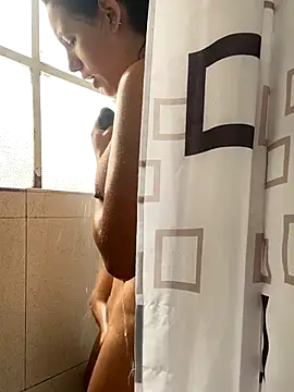 Snapshot of hannahb-e chatting on 12-04-25, 02:15 hannahb-e online show from 12-04-25, 02:15