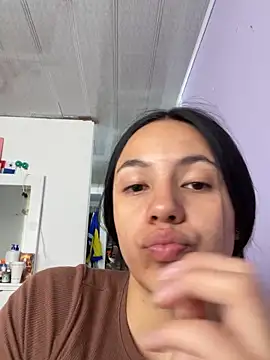 hannahb-e online show from 04-10-26, 07:40