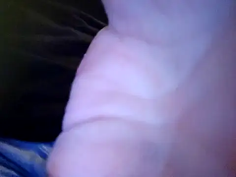 Snapshot of bakeyesmokems chatting on 01-27-25, 01:37 bakeyesmokems online show from 01-27-25, 01:37