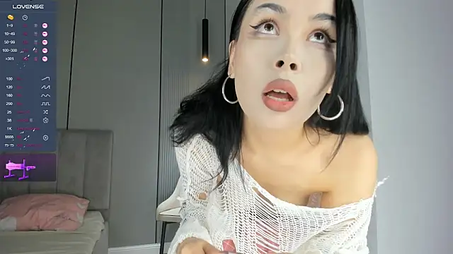 Snapshot of Liu_Yifei_ chatting on 10-04-25, 12:41 Liu Yifei online show from 10-04-25, 12:41