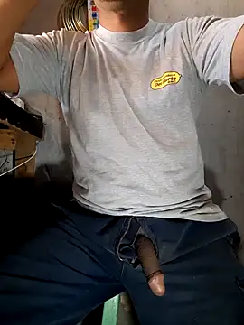 hecwil8 online show from 12-17-25, 03:18