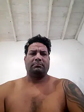 Snapshot of hecwil8 chatting on 05-17-26, 02:24 hecwil8 online show from 05-17-26, 02:24