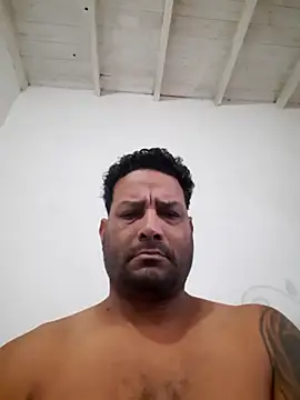 Snapshot of hecwil8 chatting on 05-24-26, 01:49 hecwil8 online show from 05-24-26, 01:49