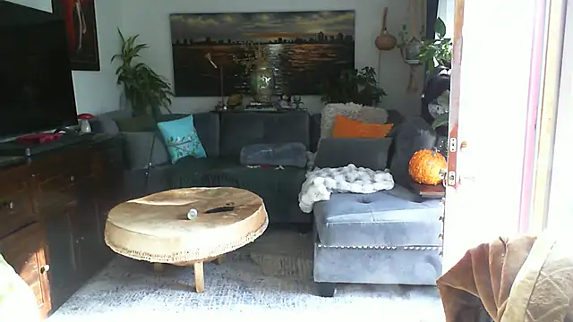 CeceilaMoon online show from 11-10-25, 08:41