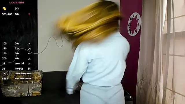 Snapshot of IsabellaBler chatting on 03-20-25, 12:43 IsabellaBler online show from 03-20-25, 12:43