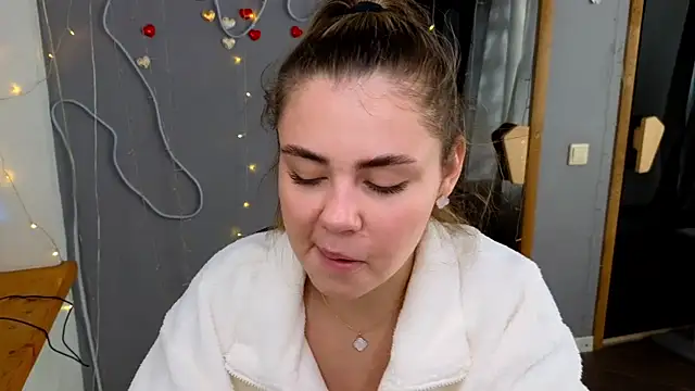 Snapshot of IsabellaBler chatting on 09-26-25, 05:44 IsabellaBler online show from 09-26-25, 05:44