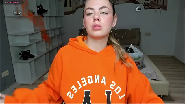 Snapshot of IsabellaBler chatting on 10-24-25, 06:54 IsabellaBler online show from 10-24-25, 06:54