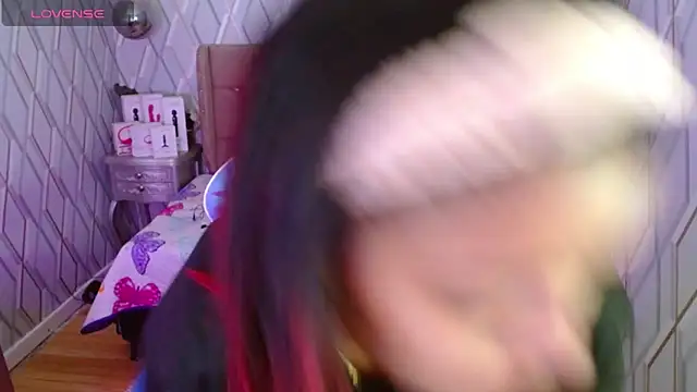 NicolleTaylor online show from 02-13-25, 02:45