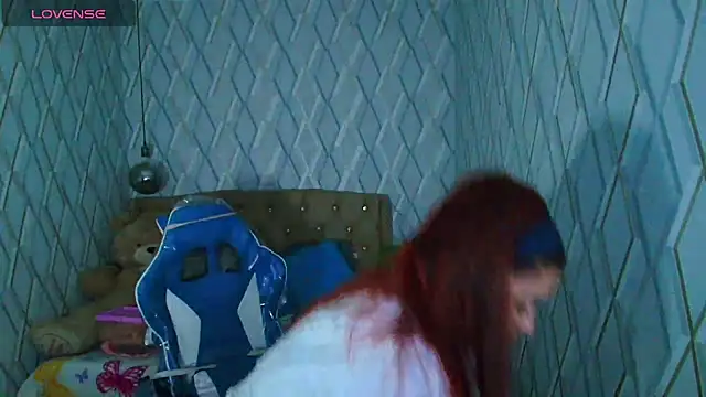 NicolleTaylor online show from 10-30-25, 03:41