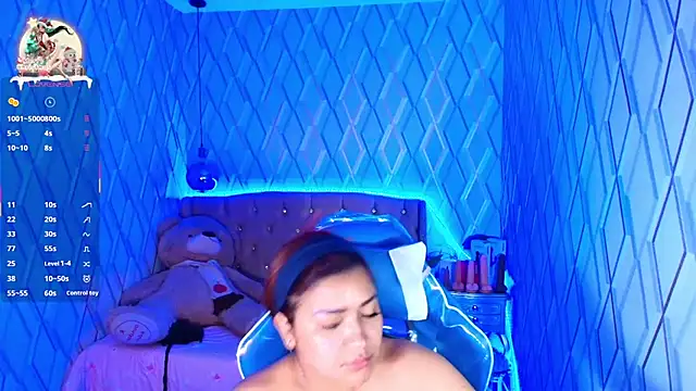 NicolleTaylor online show from 11-17-25, 03:12