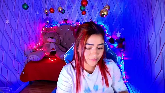 NicolleTaylor online show from 12-19-25, 03:35