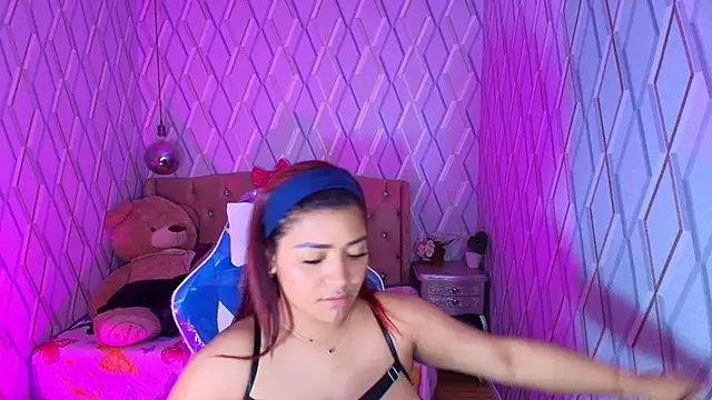 NicolleTaylor online show from 01-10-26, 04:14