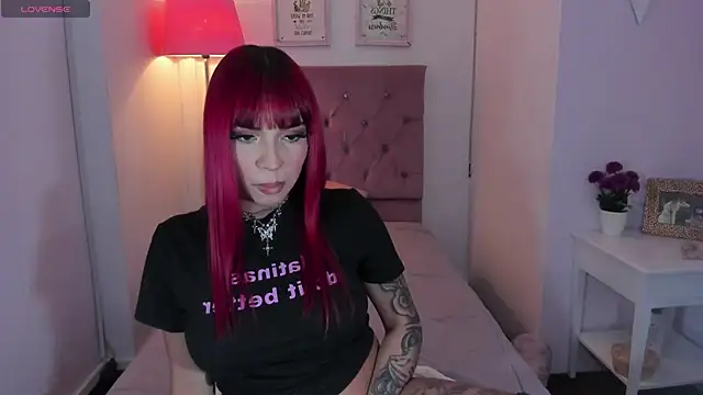 Snapshot of Ada__luna chatting on 02-25-25, 10:04 Ada luna online show from 02-25-25, 10:04