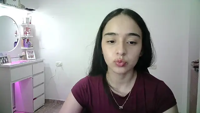 Snapshot of aineangeel chatting on 05-12-26, 02:19 aineangeel online show from 05-12-26, 02:19