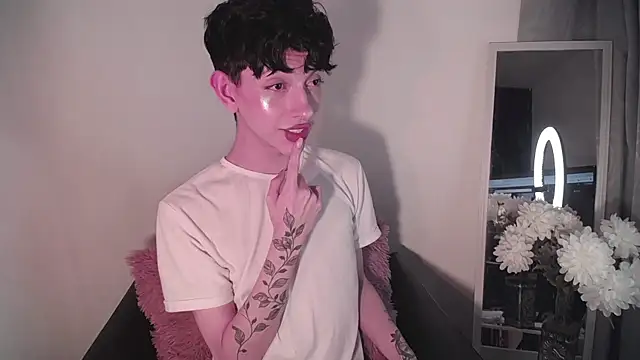 Snapshot of lyamthommpson chatting on 02-08-25, 04:14 lyamthommpson online show from 02-08-25, 04:14