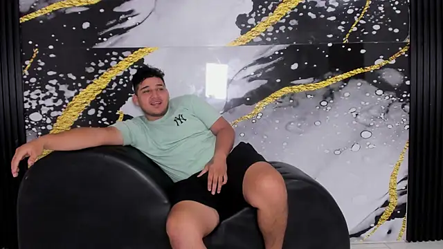 sweethot    online show from 10-05-25, 01:42