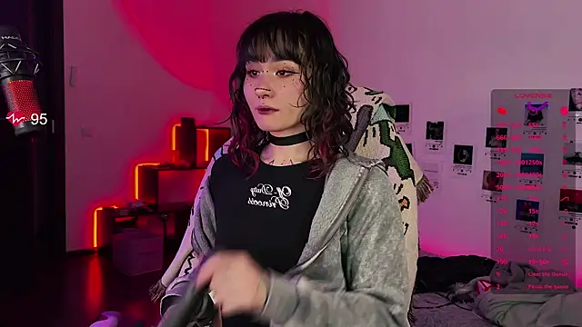 deadlysweet online show from 09-30-25, 02:05