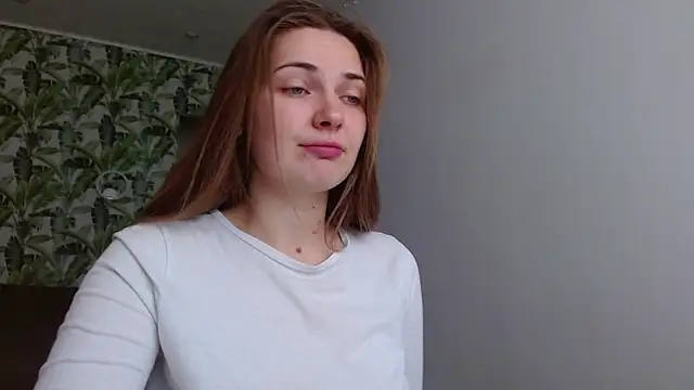 Olivia shine online show from 10-28-25, 05:22