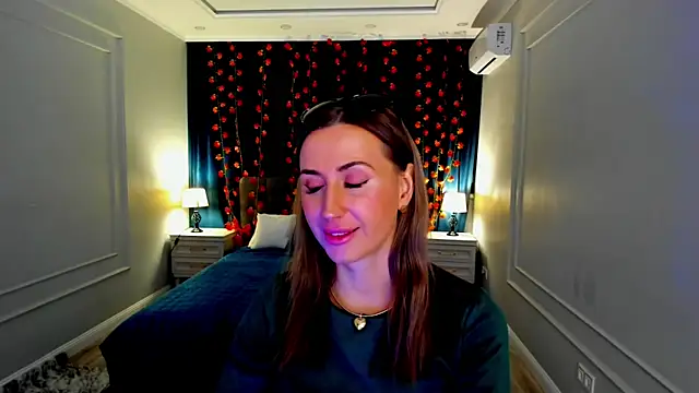 Snapshot of PassionGlow chatting on 11-11-25, 03:39 PassionGlow online show from 11-11-25, 03:39