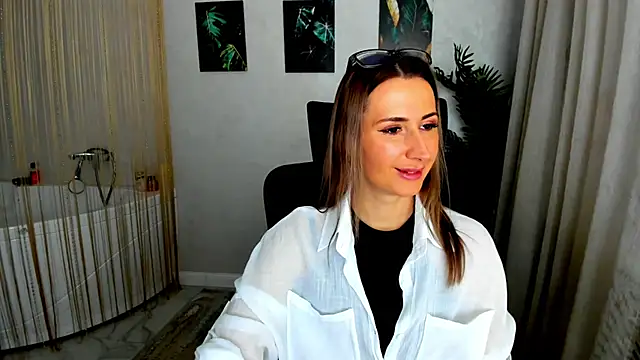 Snapshot of PassionGlow chatting on 11-28-25, 03:20 PassionGlow online show from 11-28-25, 03:20