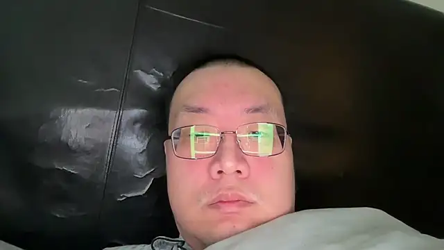 Snapshot of slaveasianboy chatting on 12-20-24, 05:40 slaveasianboy online show from 12-20-24, 05:40