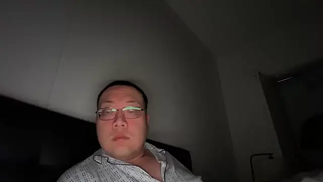 Snapshot of slaveasianboy chatting on 11-25-25, 10:04 slaveasianboy online show from 11-25-25, 10:04