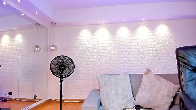 Snapshot of victoria_mooree chatting on 02-03-25, 06:39 victoria mooree online show from 02-03-25, 06:39