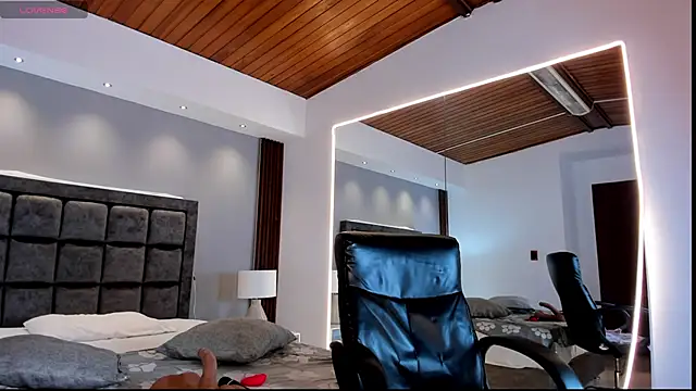 Snapshot of victoria_mooree chatting on 03-20-25, 07:25 victoria mooree online show from 03-20-25, 07:25