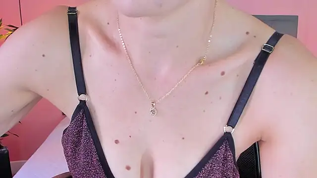 Snapshot of _aline_hall chatting on 01-21-25, 02:15 aline hall online show from 01-21-25, 02:15