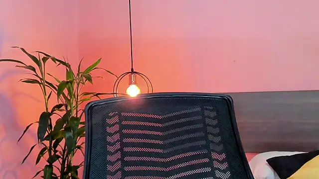 Snapshot of _aline_hall chatting on 02-24-25, 11:43 aline hall online show from 02-24-25, 11:43