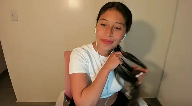 kiaraowen online show from 02-13-25, 12:24