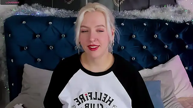 Snapshot of RachelCart chatting on 01-07-25, 06:59 RachelCart online show from 01-07-25, 06:59