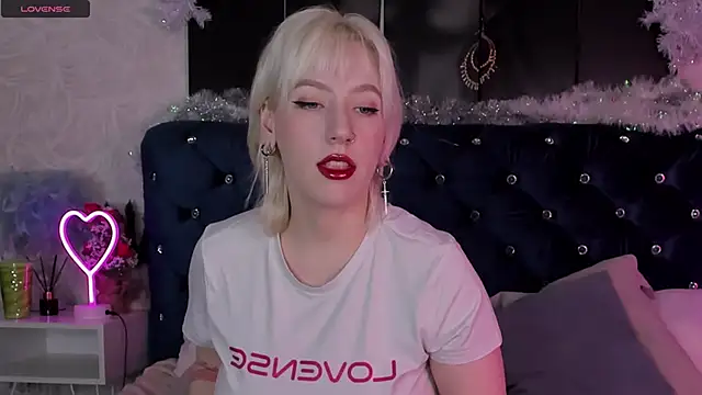 Snapshot of RachelCart chatting on 01-13-25, 03:45 RachelCart online show from 01-13-25, 03:45