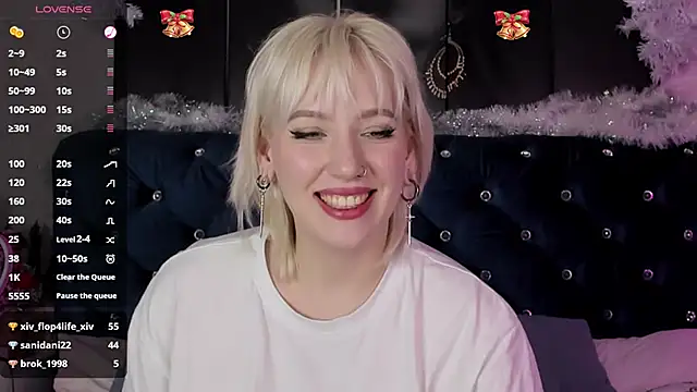 Snapshot of RachelCart chatting on 01-15-25, 07:05 RachelCart online show from 01-15-25, 07:05