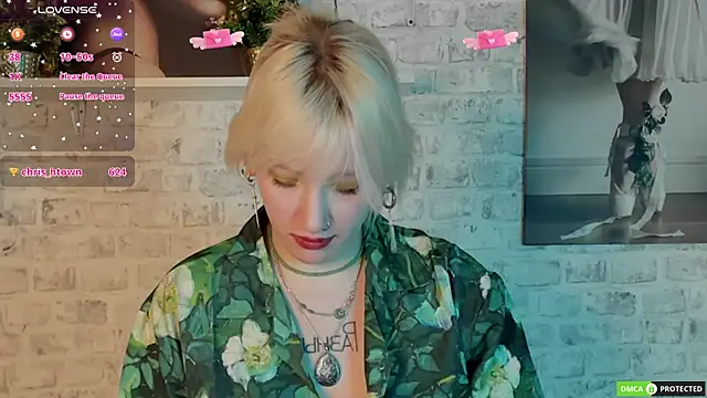 Snapshot of RachelCart chatting on 02-17-25, 09:56 RachelCart online show from 02-17-25, 09:56