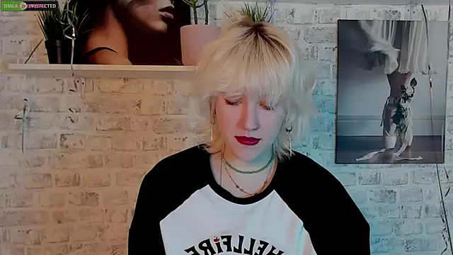 Snapshot of RachelCart chatting on 02-26-25, 03:32 RachelCart online show from 02-26-25, 03:32