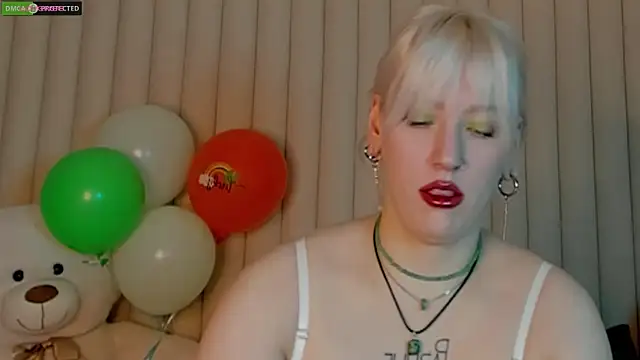 Snapshot of RachelCart chatting on 03-18-25, 03:42 RachelCart online show from 03-18-25, 03:42