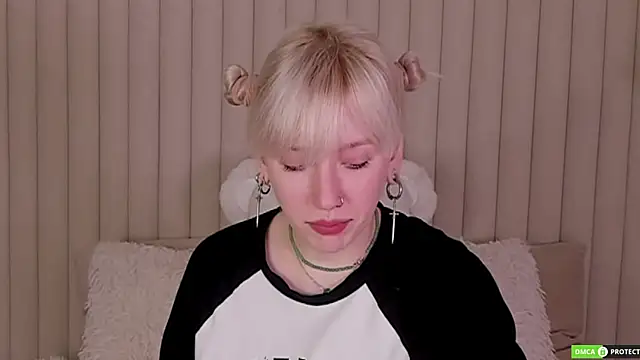 Snapshot of RachelCart chatting on 09-10-25, 03:06 RachelCart online show from 09-10-25, 03:06