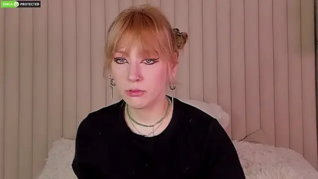 Snapshot of RachelCart chatting on 10-03-25, 03:03 RachelCart online show from 10-03-25, 03:03