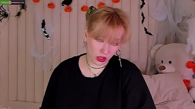 Snapshot of RachelCart chatting on 10-17-25, 03:10 RachelCart online show from 10-17-25, 03:10