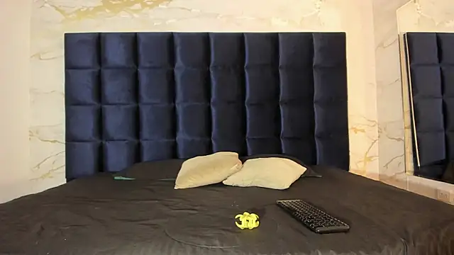 Snapshot of EVELIN_MASON chatting on 09-11-25, 07:36 EVELIN MASON online show from 09-11-25, 07:36