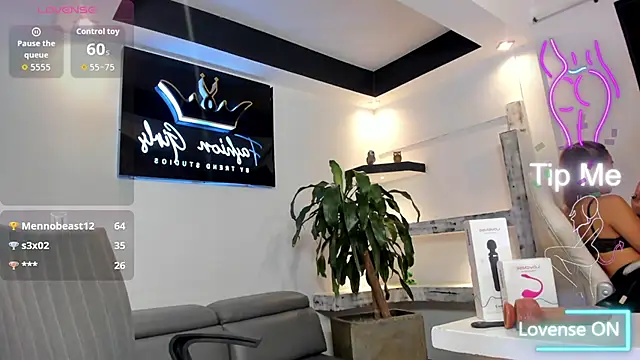 AnaRuiz online show from 09-17-25, 11:50