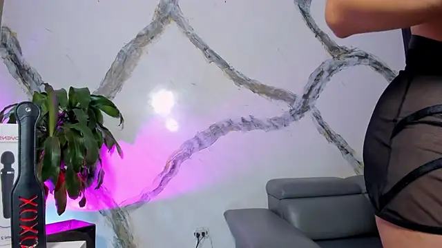 AnaRuiz online show from 11-07-25, 02:50