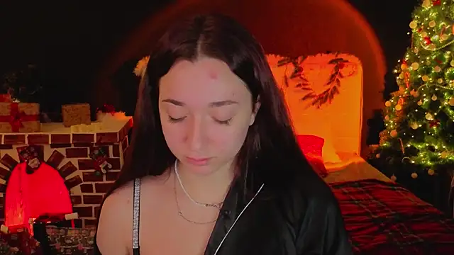 YasmineWest online show from 12-15-25, 01:54